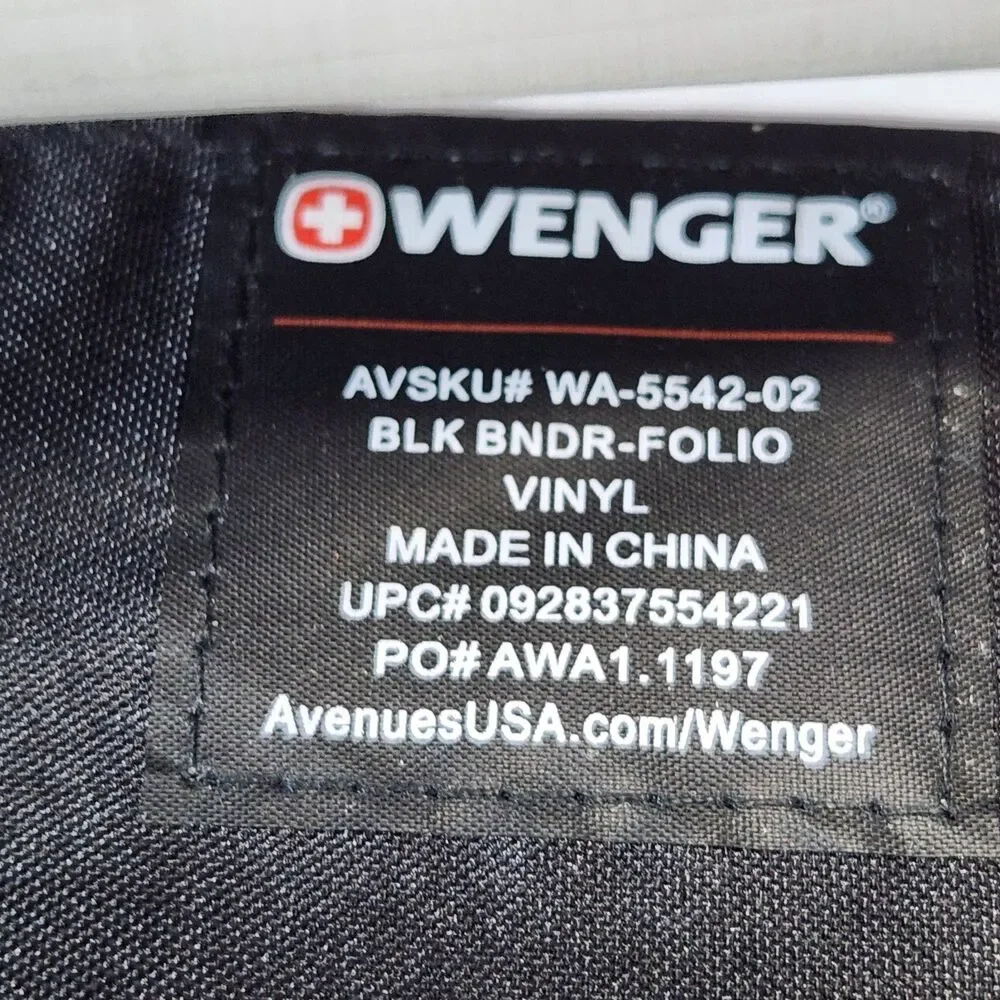 Wenger Executive Business Vinyl Zippered Padfolio - Black 3 ring binder w/calc